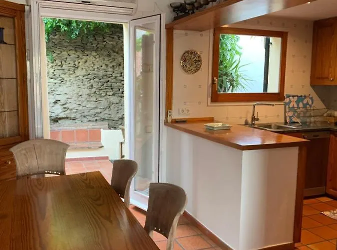 Ramon Casa Con Garaje Carretera De Port-lligat N 70 בית נופש *